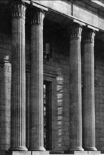 archi_colonnade.jpg (26447 bytes)