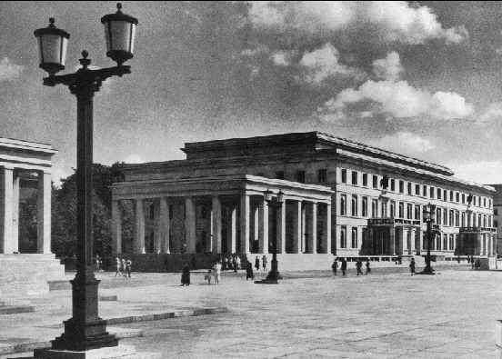 archi_fuhrer_building.jpg (30295 bytes)
